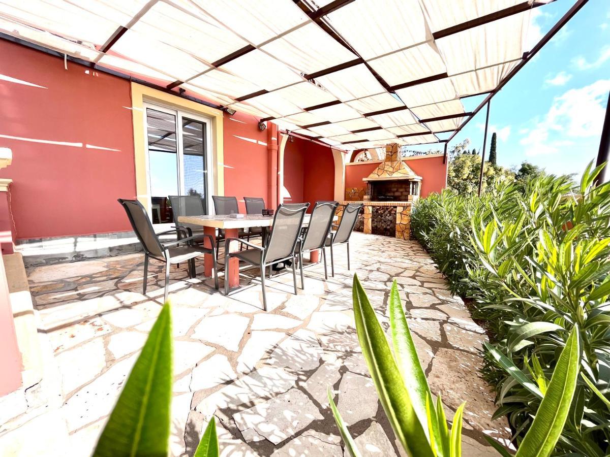 Gkk House Private Swimming Pool Luxury House Villa Skriperon Exterior photo